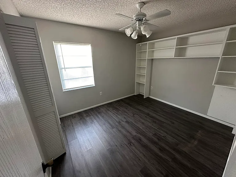 7393 Landmark Dr — Photo 9