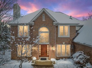 1292 Almond Dr, Troy, MI 48098
