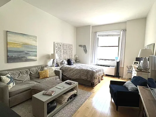 Rented by Voro, LLC | media 14