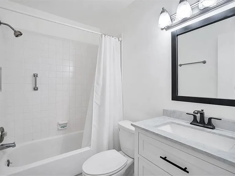 1624 Stickney Point Rd #108 — Photo 12
