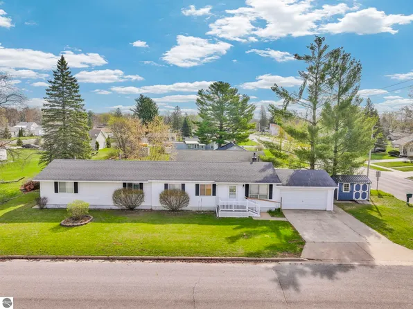 302 Allen St, Cadillac, MI 49601