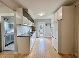 1235 Gerrard St E #A, Toronto, ON M4L 1Y5