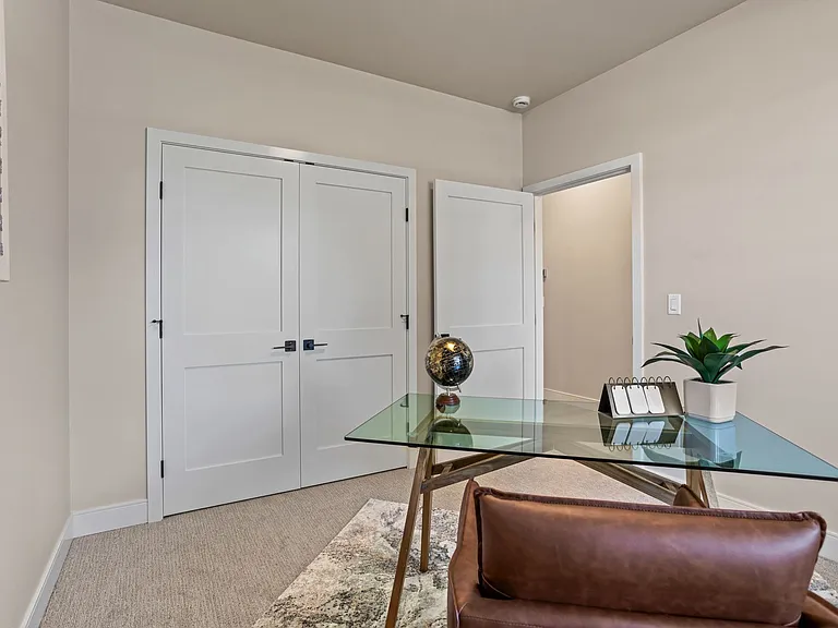 2515 S 47th Ave — Photo 17