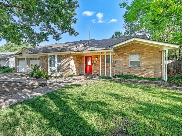 1703 Park Hill Dr, Arlington, TX 76012