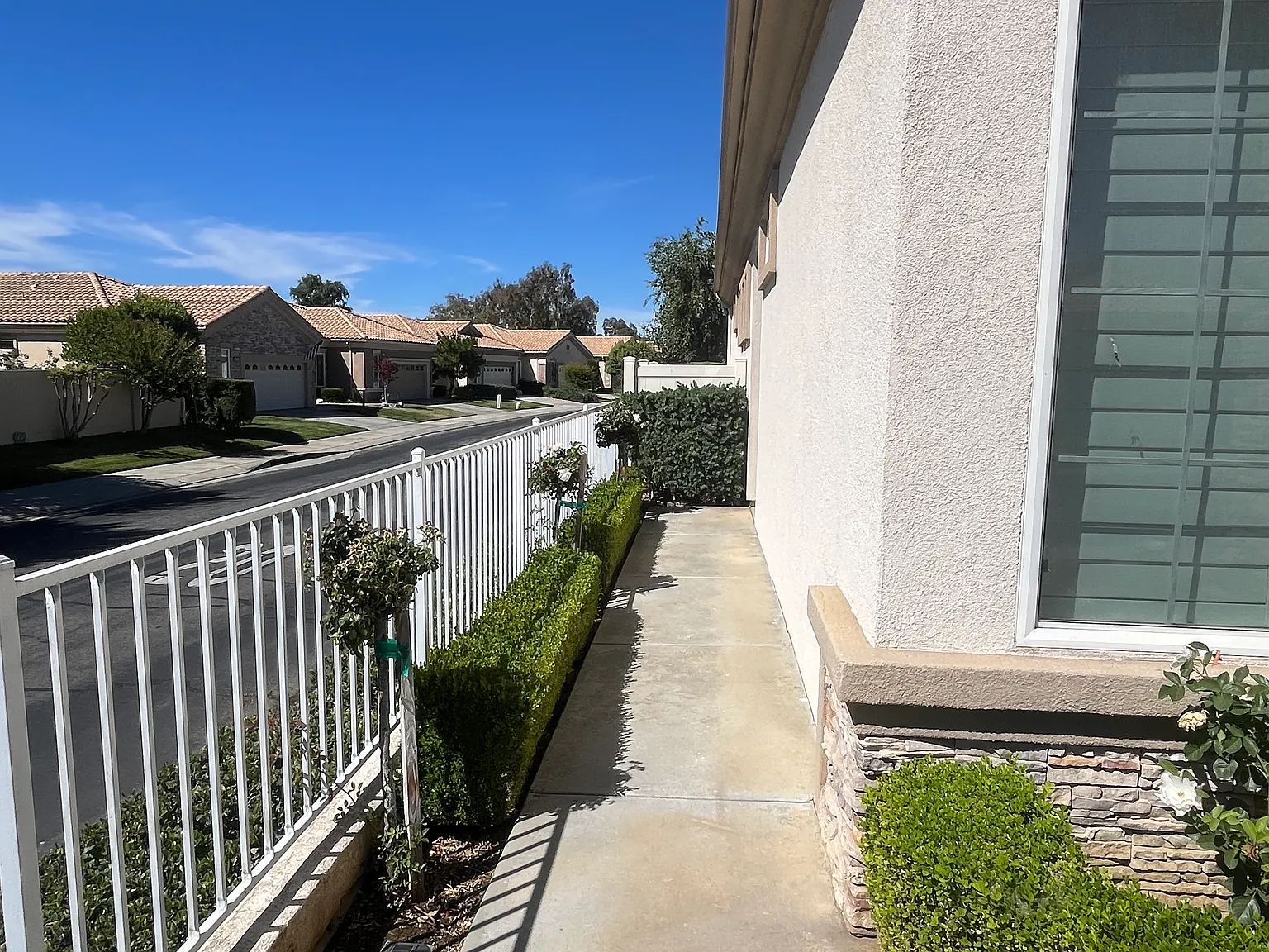 2 bed, 1471 sqft, $2,400 — Photo 3