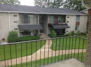 8417 Kennedy Cir UNIT 8, Warren, MI 48093