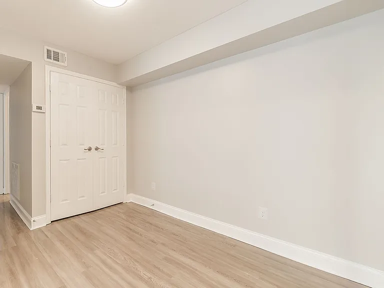Crystal Heights Apartments — Photo 37