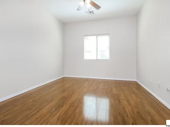 3rd image of 2519-2519 N 148th Dr