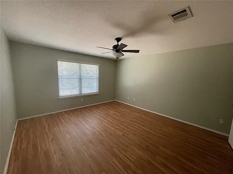 1025 Apollo Cir — Photo 12