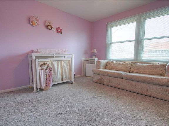 3rd image of 24801 Hazelmere Rd