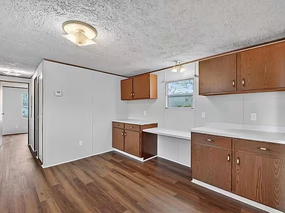 4th image of 4916 Chapman Rd #6