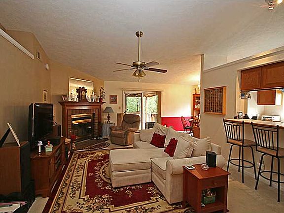 3rd image of 506 Charter Oak Dr