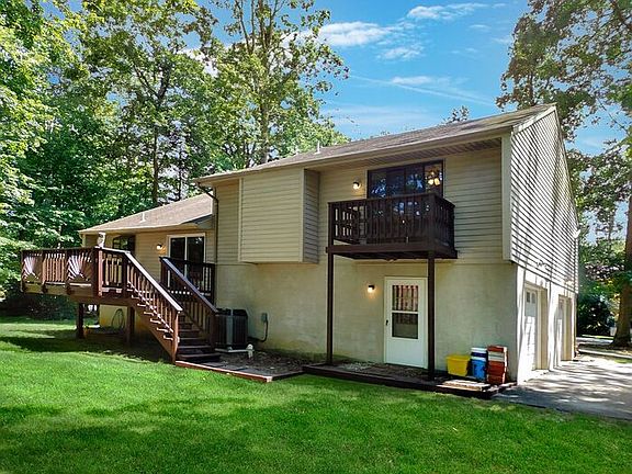 3rd image of 426 Stallion Ln