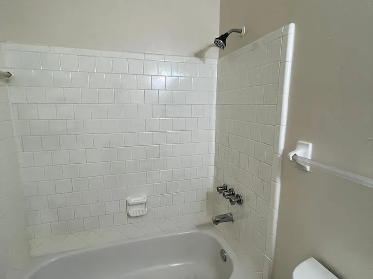 4935 Yacht Harbour Dr — Photo 5