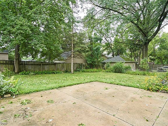 3rd image of 1296 Delia Ave