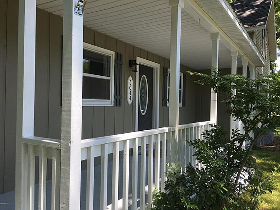 2nd image of 5044 Hunt St