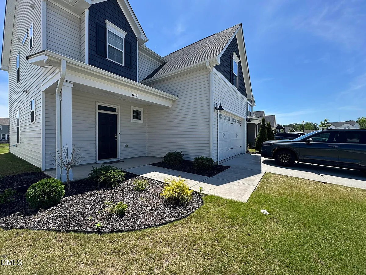 Building Photo - 673 Cupota Dr