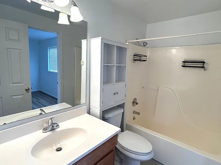 2501 Lexington Ave #A — Photo 8