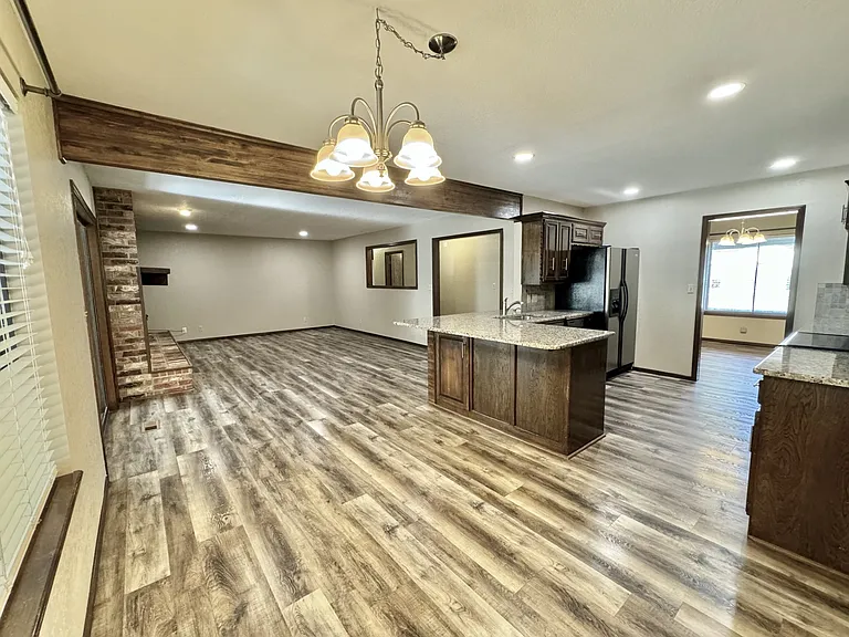 1414 Quail Creek Dr — Photo 6