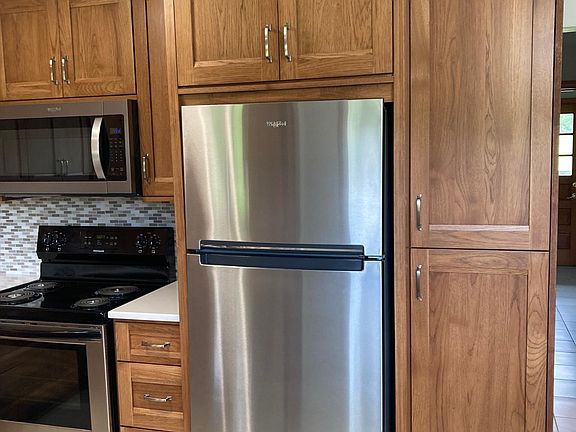 3rd image of 4500 Clifford Dr #4500
