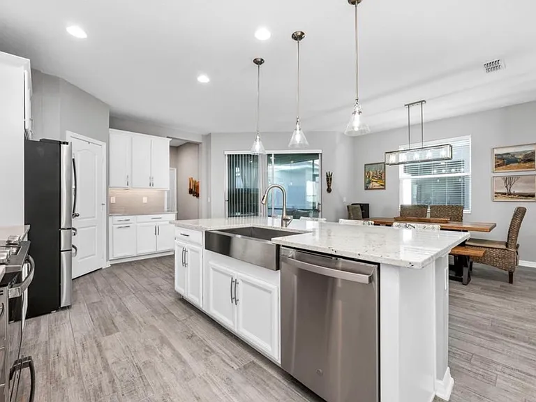 640 Bayern Ln — Photo 8