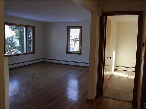 4th image of 44 Tampa St