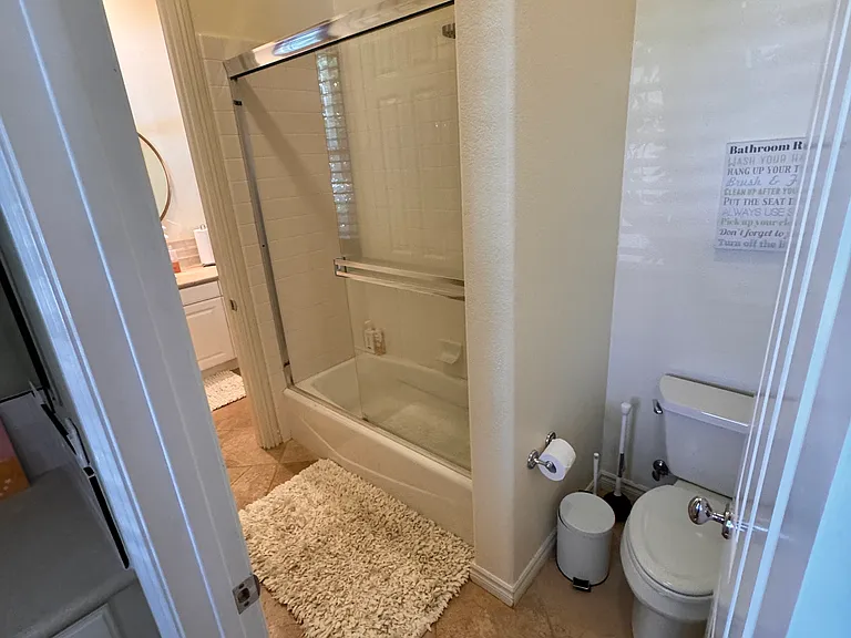 541 Lynwood Dr — Photo 2