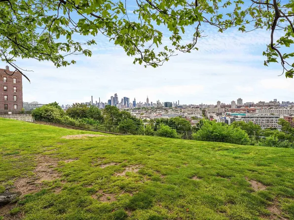 106 Griffith Street image 30 of 40