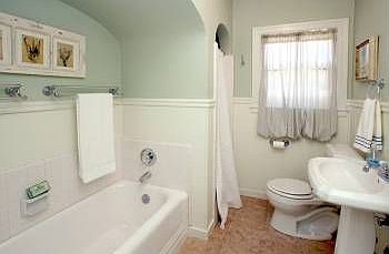 2nd image of 1317 Blewett Ave