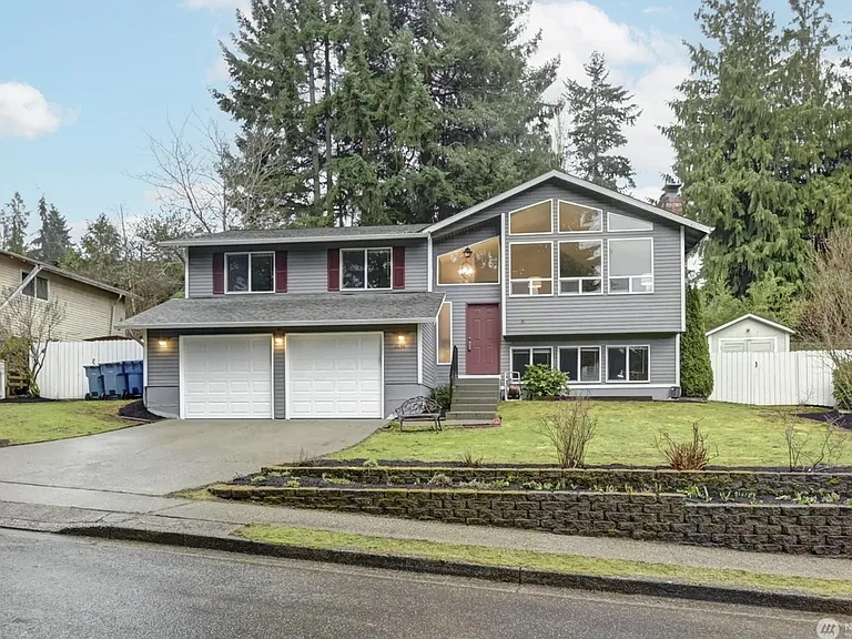 6230 172nd St SW — Photo 2