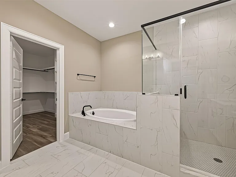 4309 Dickson St #B — Photo 42