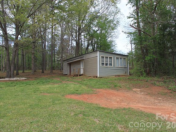 4th image of 708 Goodes Creek Church Rd