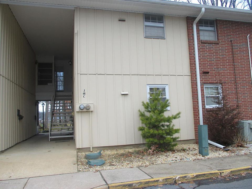 2nd image of 48C Cambridge Ct #48C