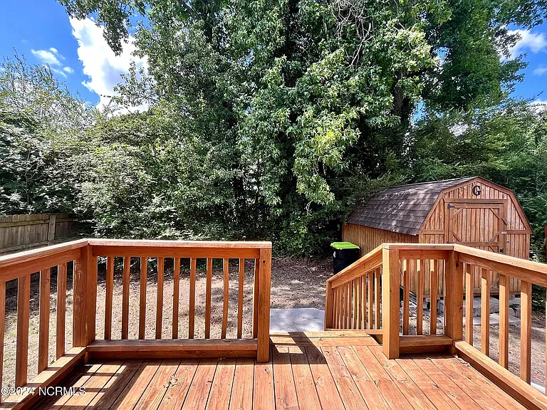 226 Tyson St — Photo 11