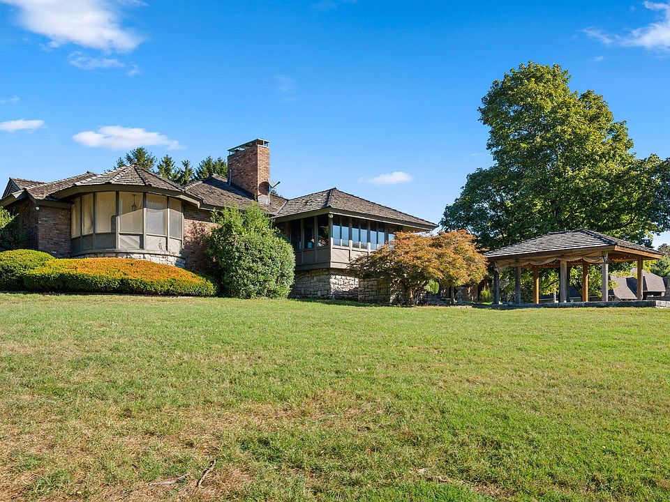 1st image of 3886 E Hawthorne Hill Lane