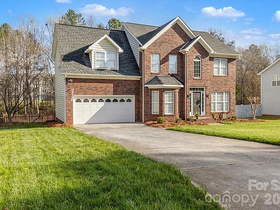 3rd image of 4636 Lenden Hall Ct