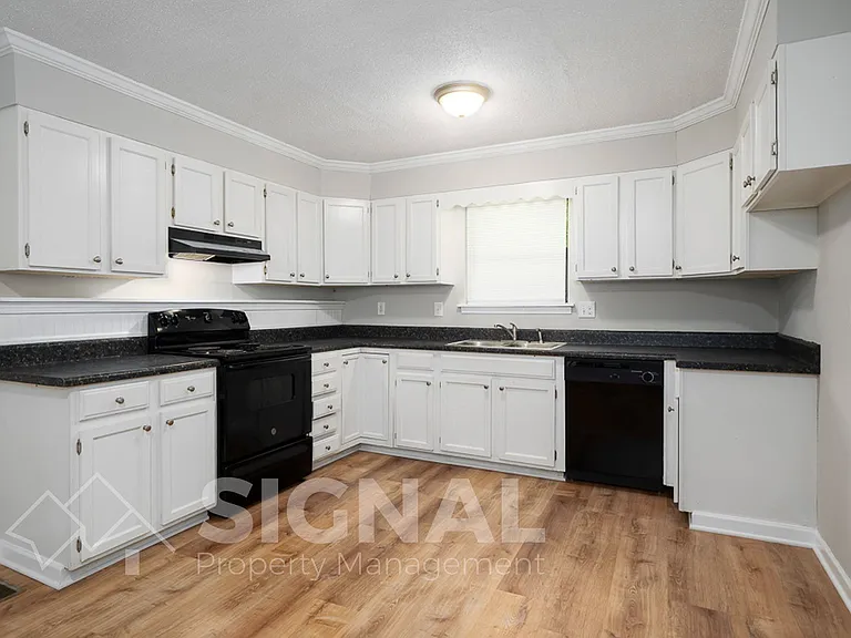 3037 Apple Valley Ln — Photo 9