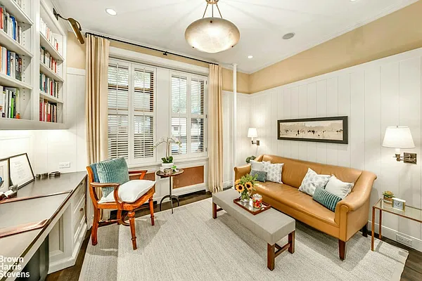 Living room, photo 1