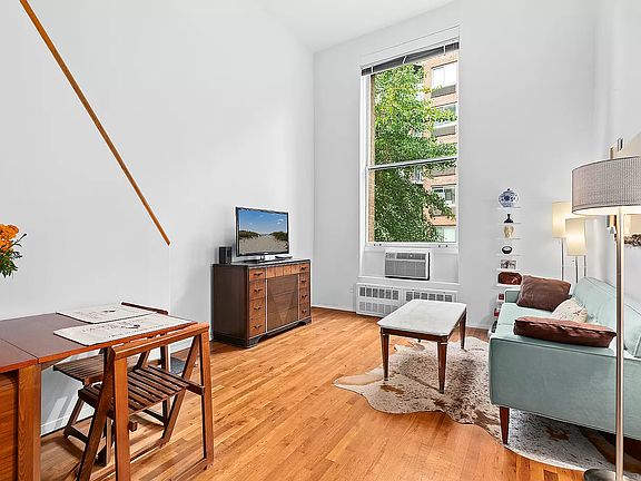 3rd image of 100 W 15th St APT 2F