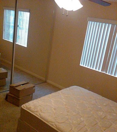5th image of 5550 Owensmouth Ave APT 201