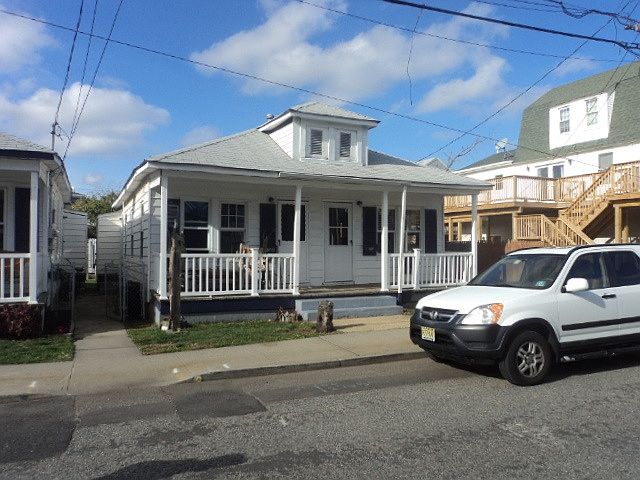 2nd image of 70 Seadrift Ave