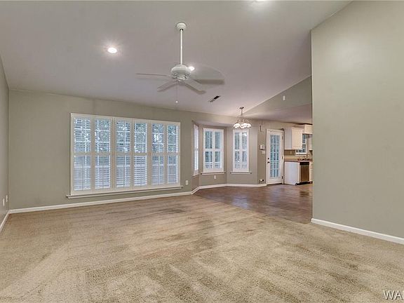 4th image of 14575 Ole Oak Dr