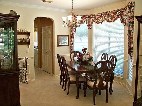 4th image of 1809 Lakeway Dr