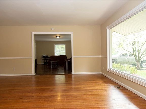 3rd image of 3255 Santiago Dr