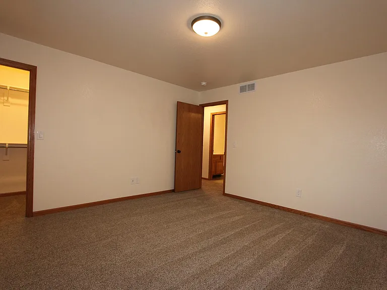 2nd bedroom with large walk-in closet