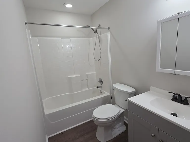 1186 Castlewood Dr — Photo 18