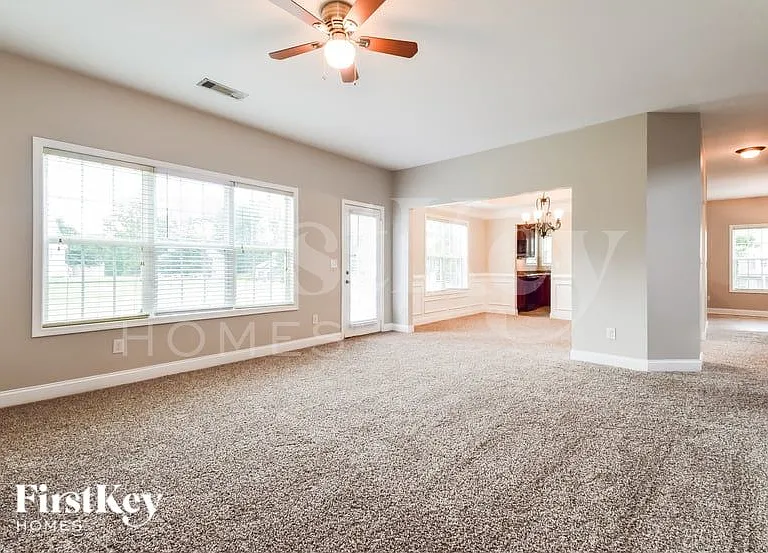 6303 Spring Cove Dr — Photo 4