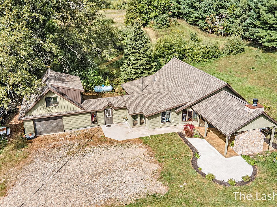 292 4th St, Plainwell, MI 49080 Zillow