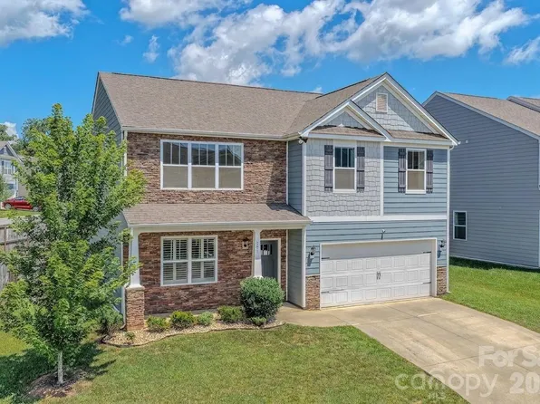 355 Tavernier Ln, Candler, NC 28715