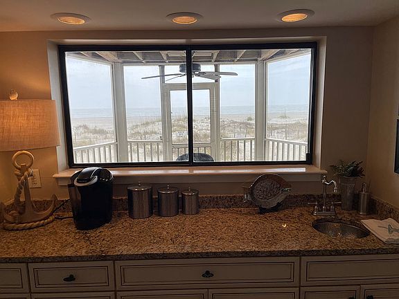 3rd image of 9000 Palmetto Dr #F103